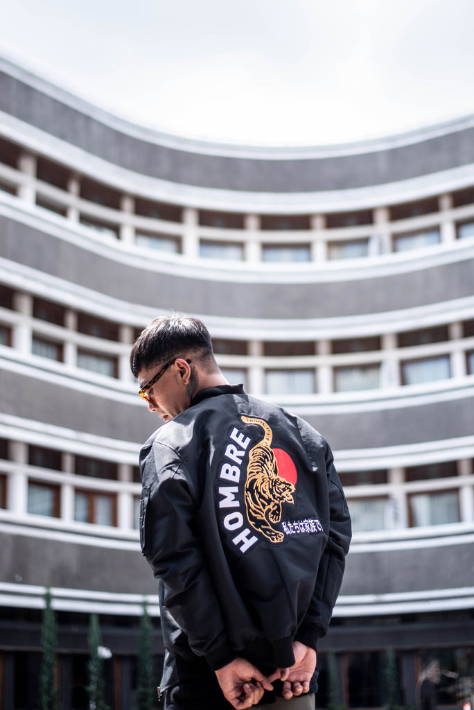 TIGER BOMBER JACKET | HOMBRE CLASSICS