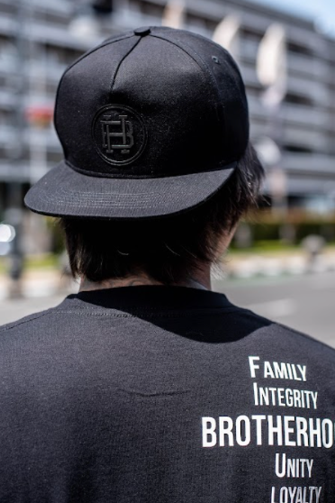 BLACK HOMBRE EMBLEM | HOMBRE CLASSICS