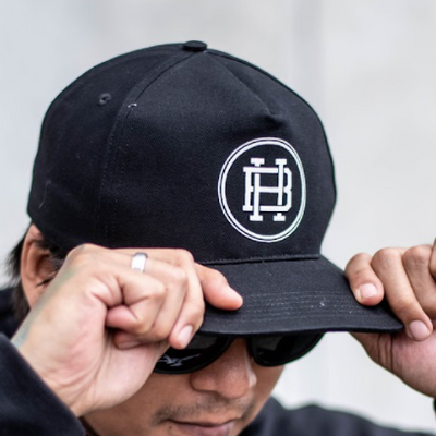 BLACK & WHITE HOMBRE EMBLEM | HOMBRE CLASSICS